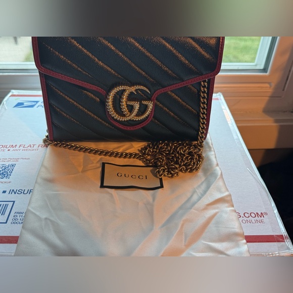 Gucci Black and Gold Chain Bag with Red Trim - Picture 2 of 10